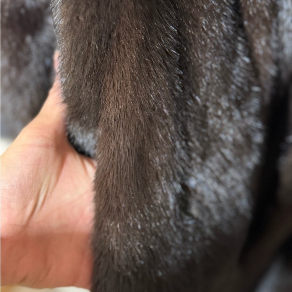 Vintage - Evans Furs/Bill Blass exclusive at Jordan Marsh - Picture 5 of 16
